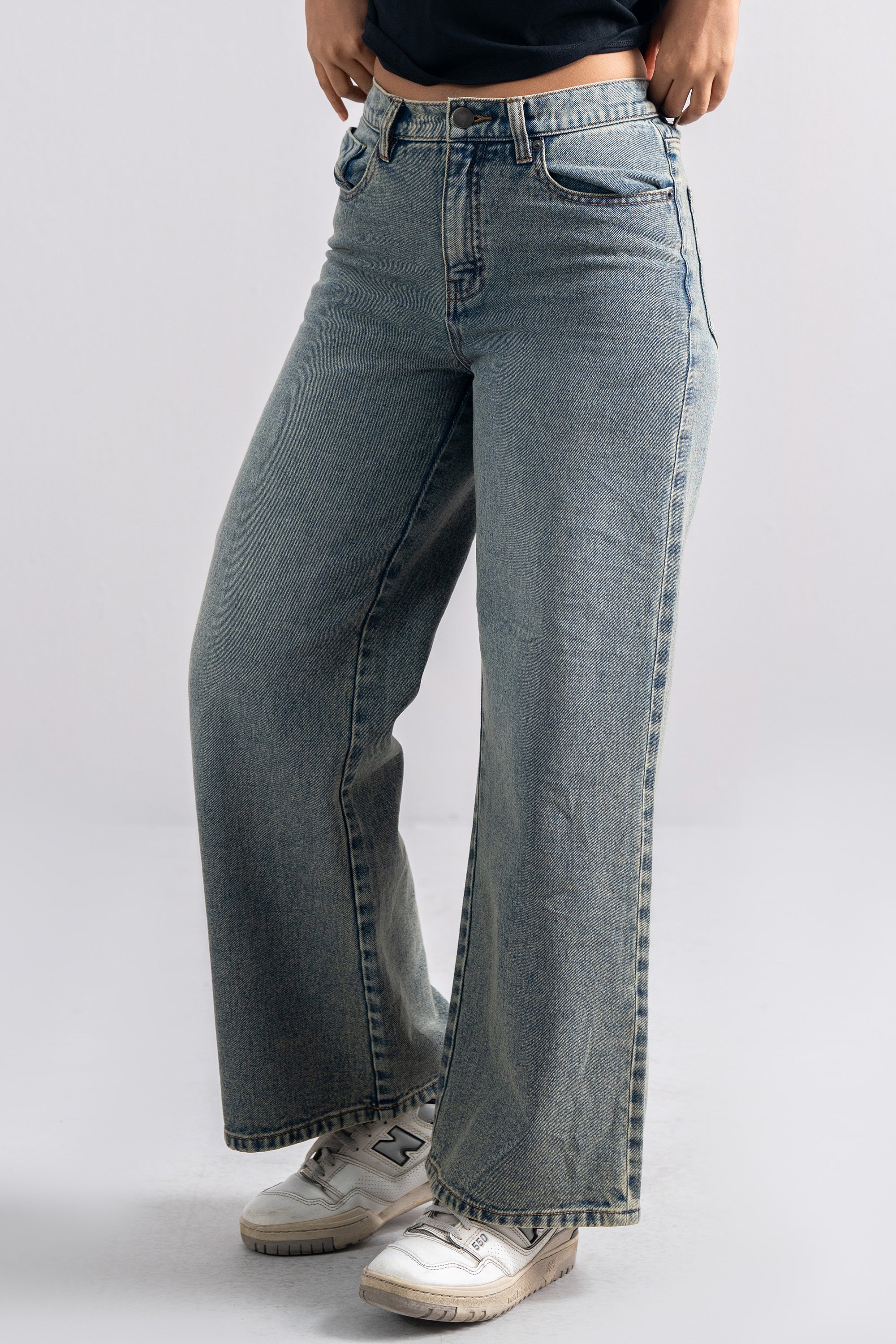 Model is 5'7" and wears size 30.
