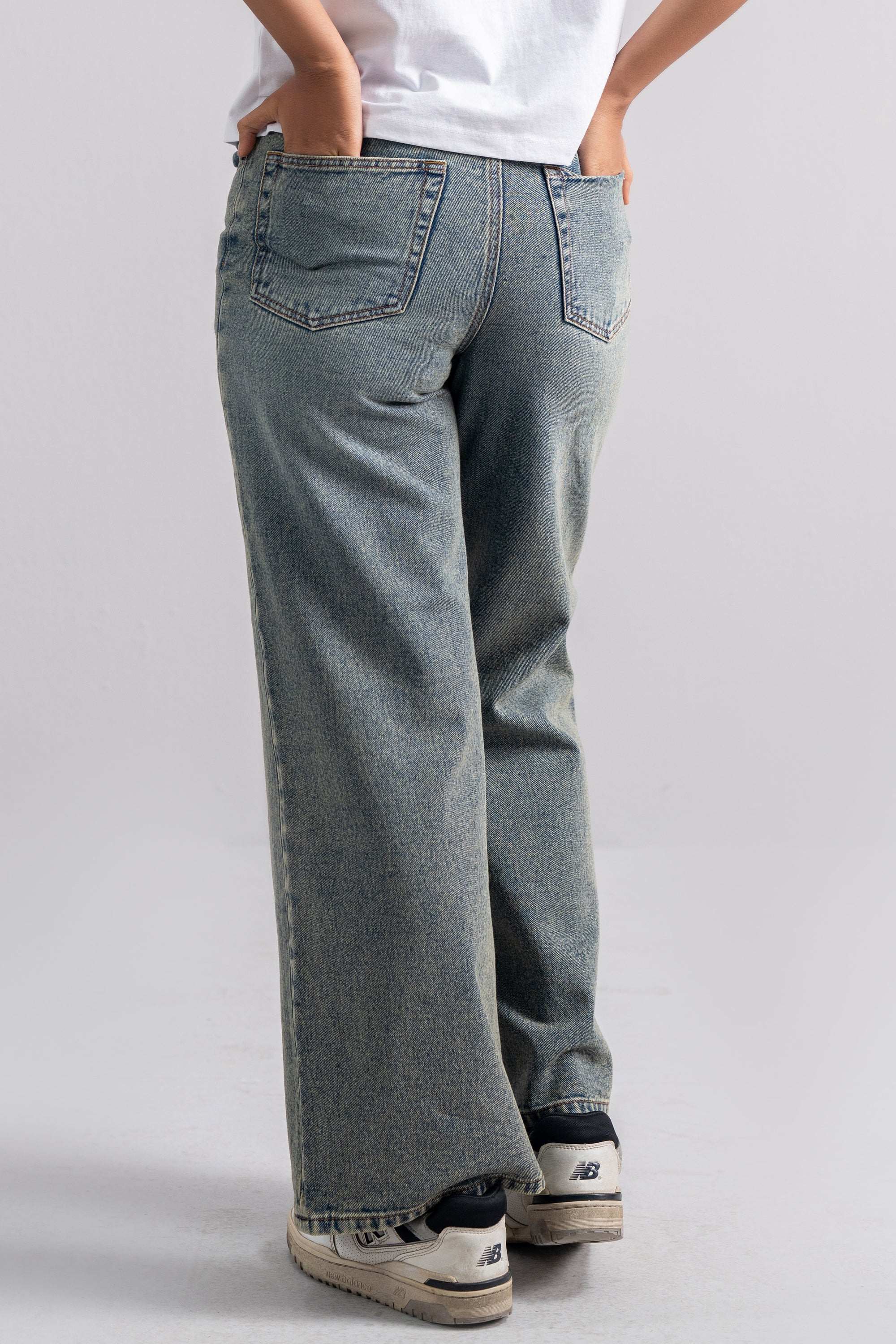 Model is 5'7" and wears size 30.