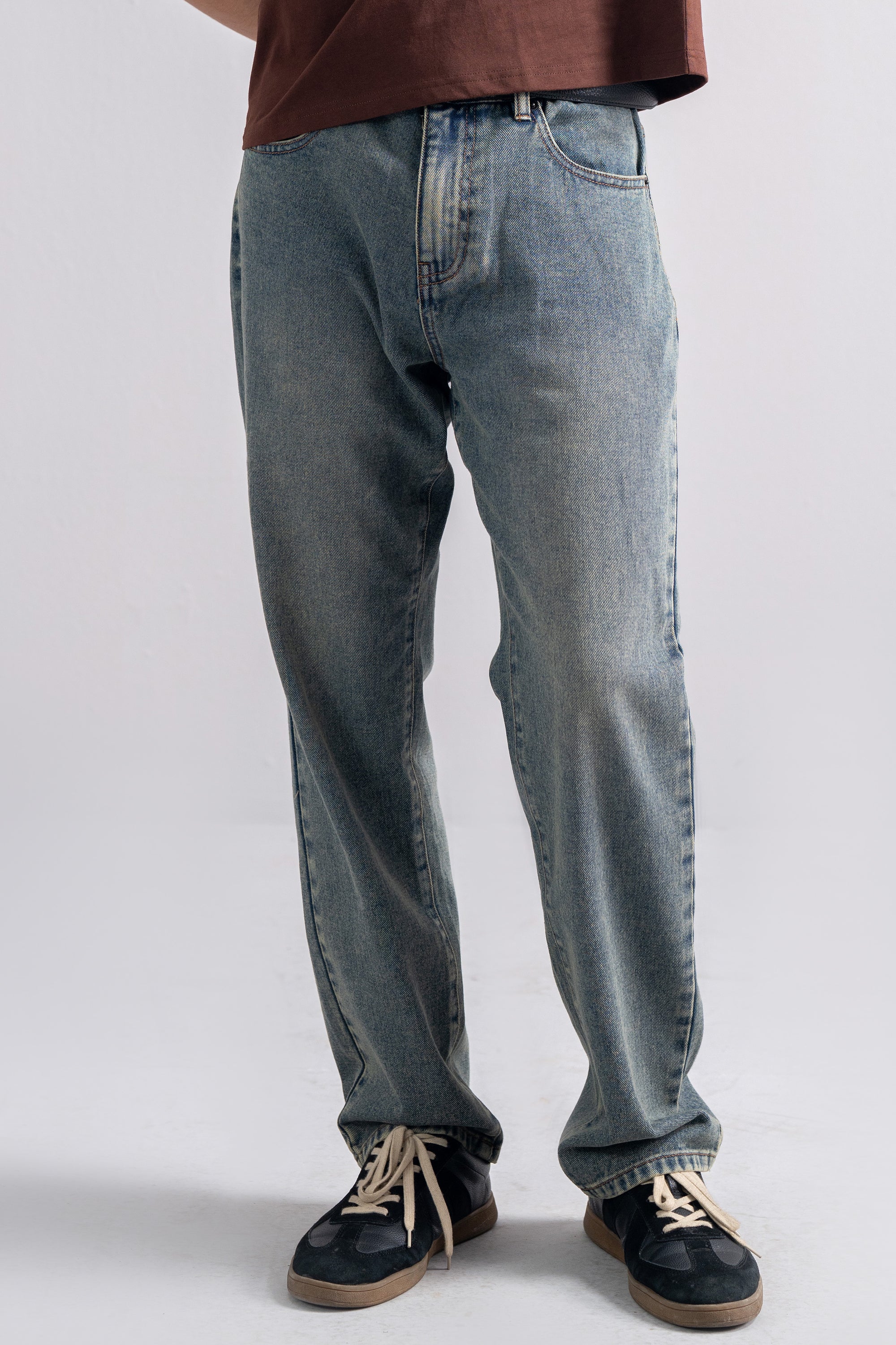 Model is 5'11" and wears size 30.