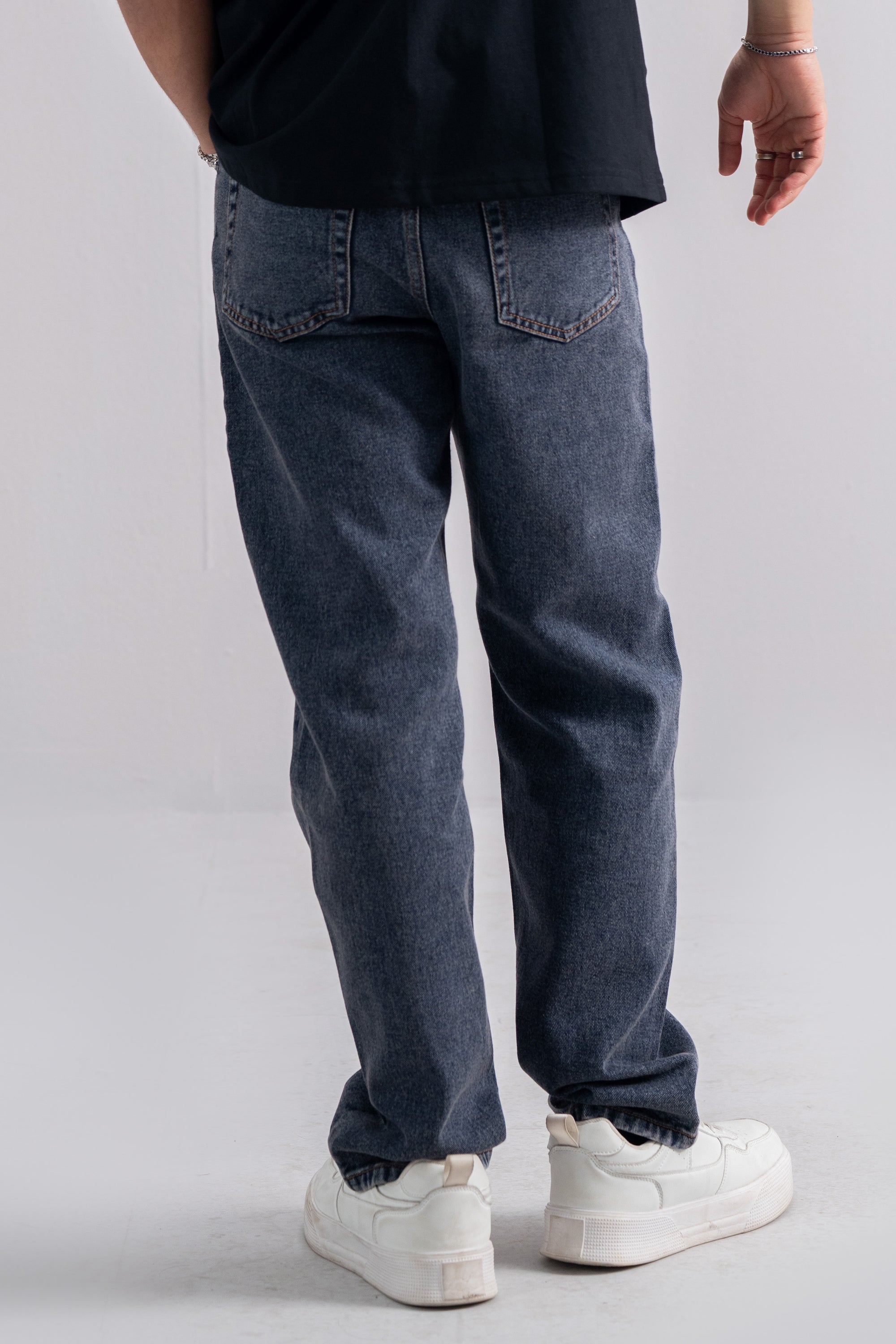 Model is 5'10" and wears size 28.