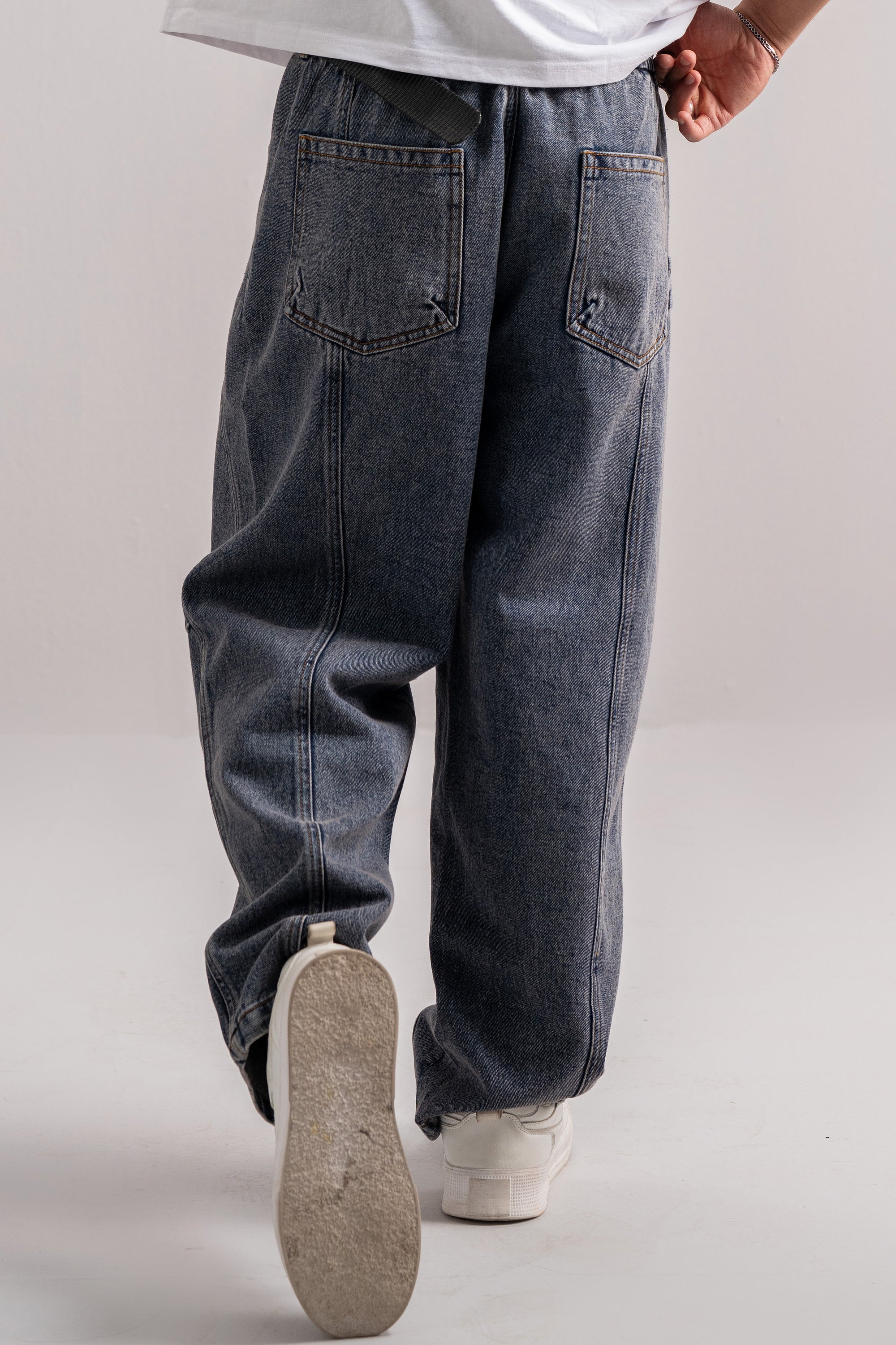 Model is 5'10" and wears size 30.