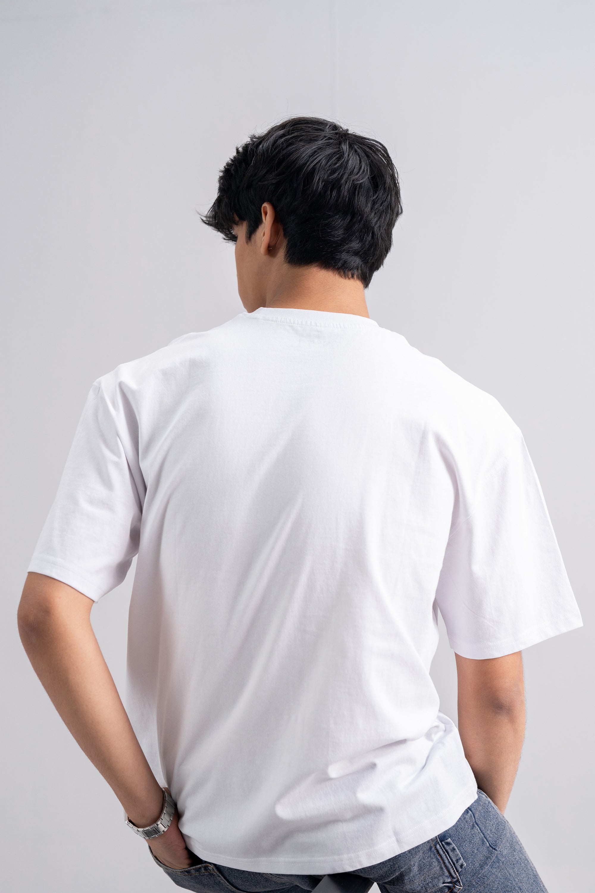 Model is 5'10" and wears size M.