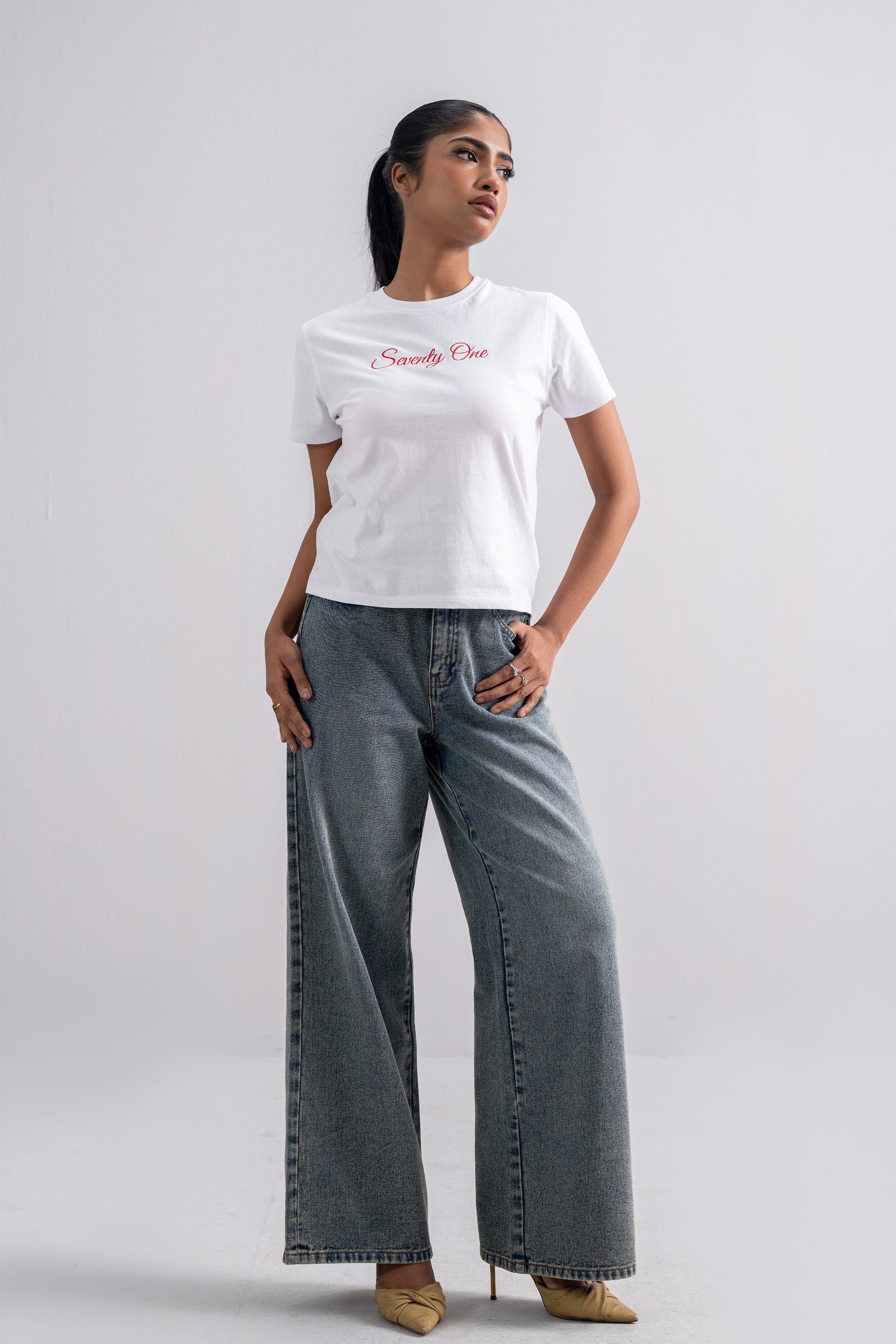 Model is 5'4" and wears size XS
