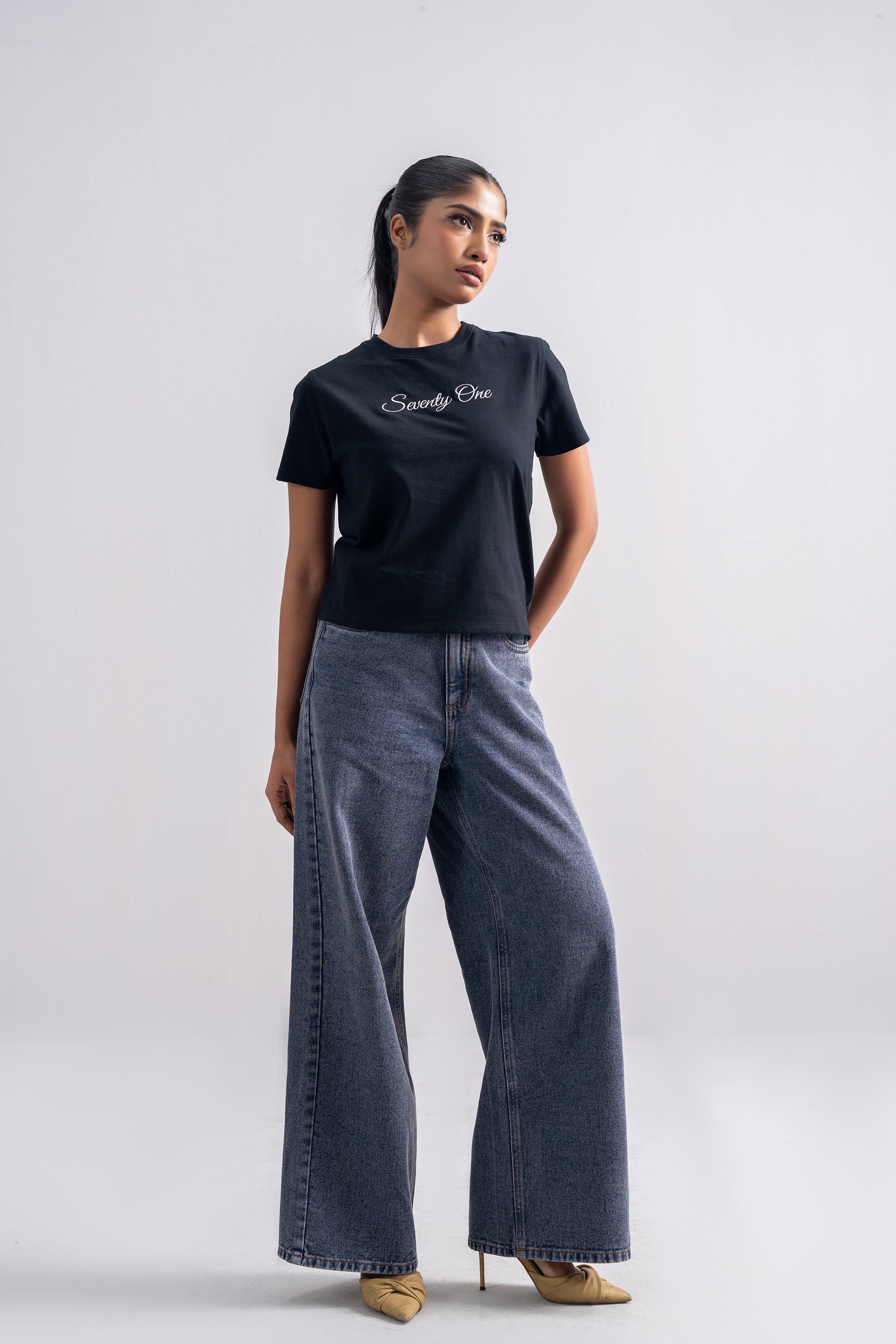 Model is 5'4" and wears size XS