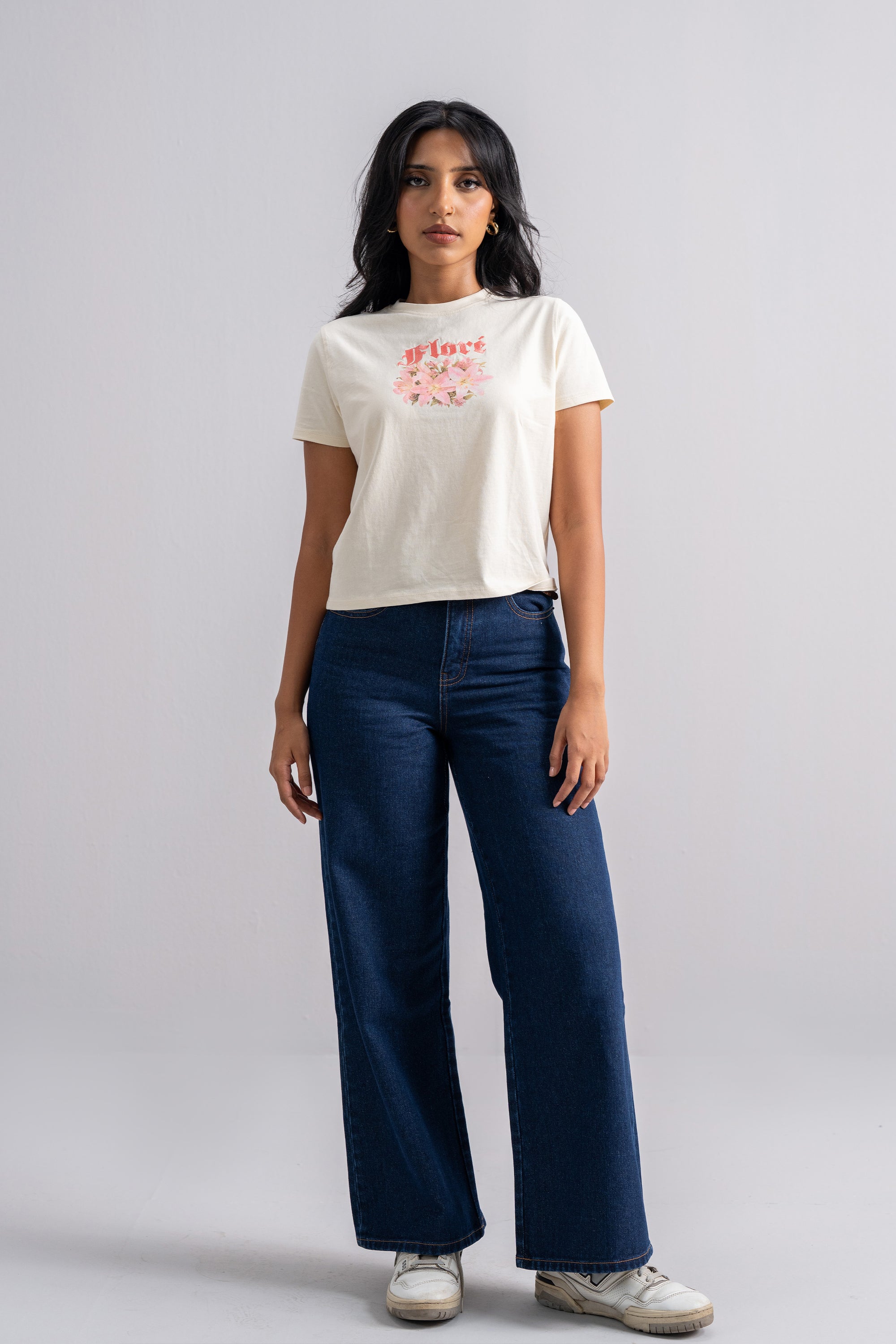 Model is 5'7" and wears size S