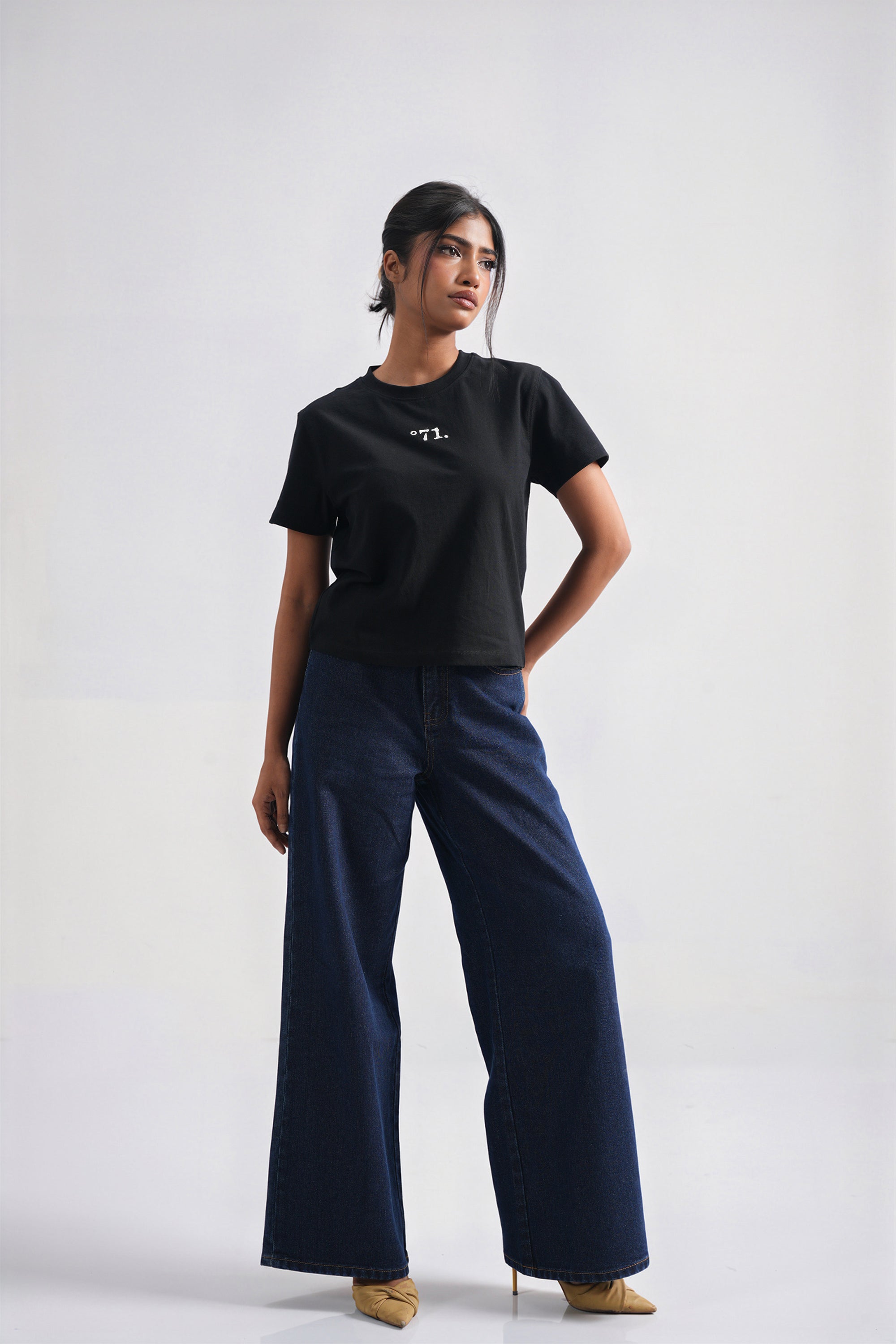 Model is 5'4" and wears size XS