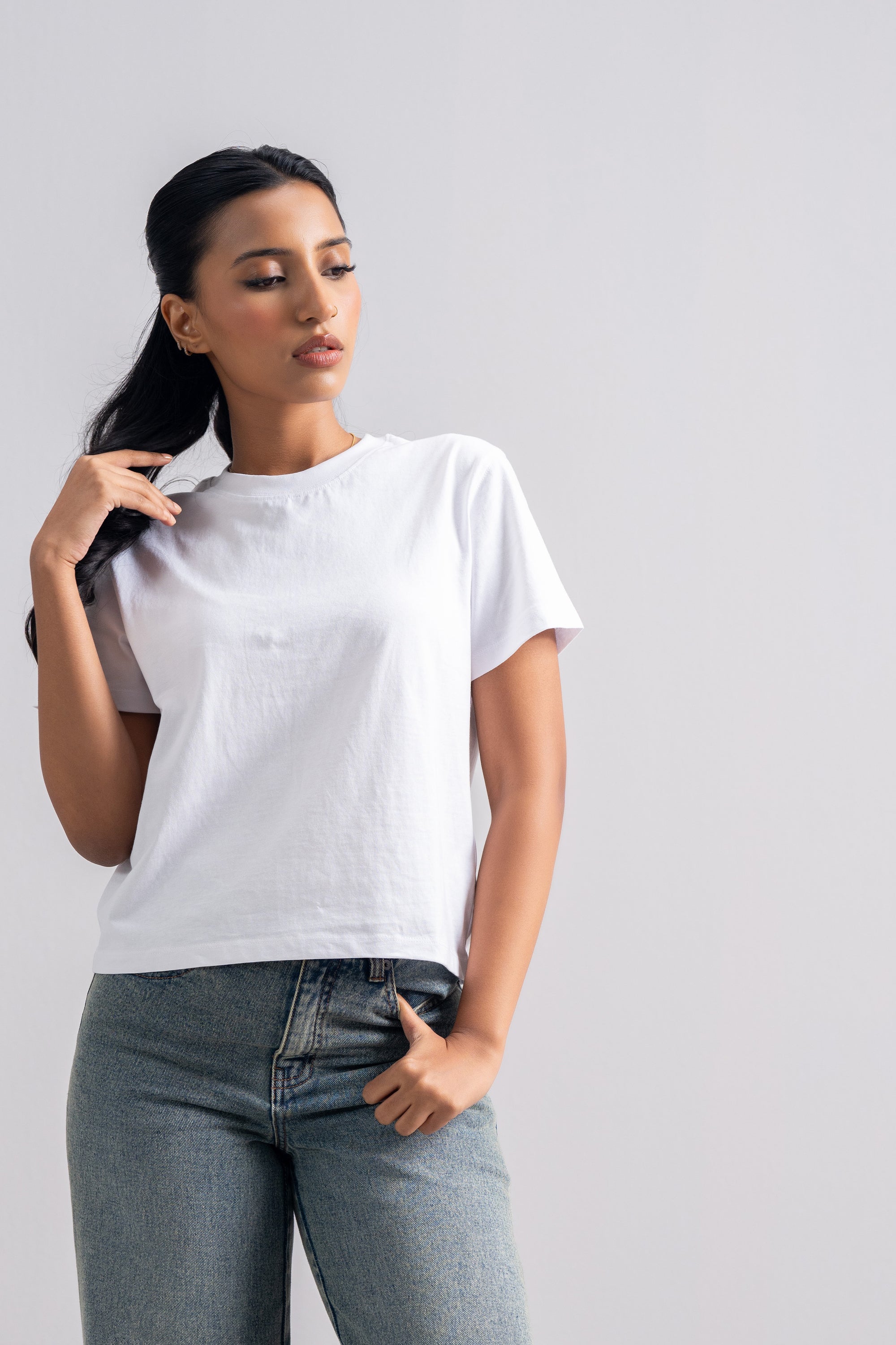 Model is 5'7" and wears size S