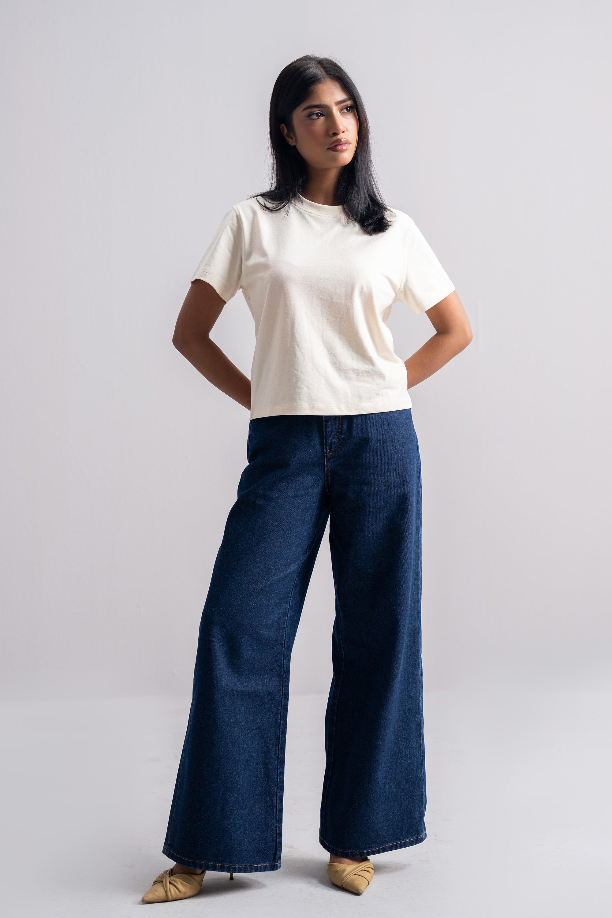 Model is 5'4" and wears size XS