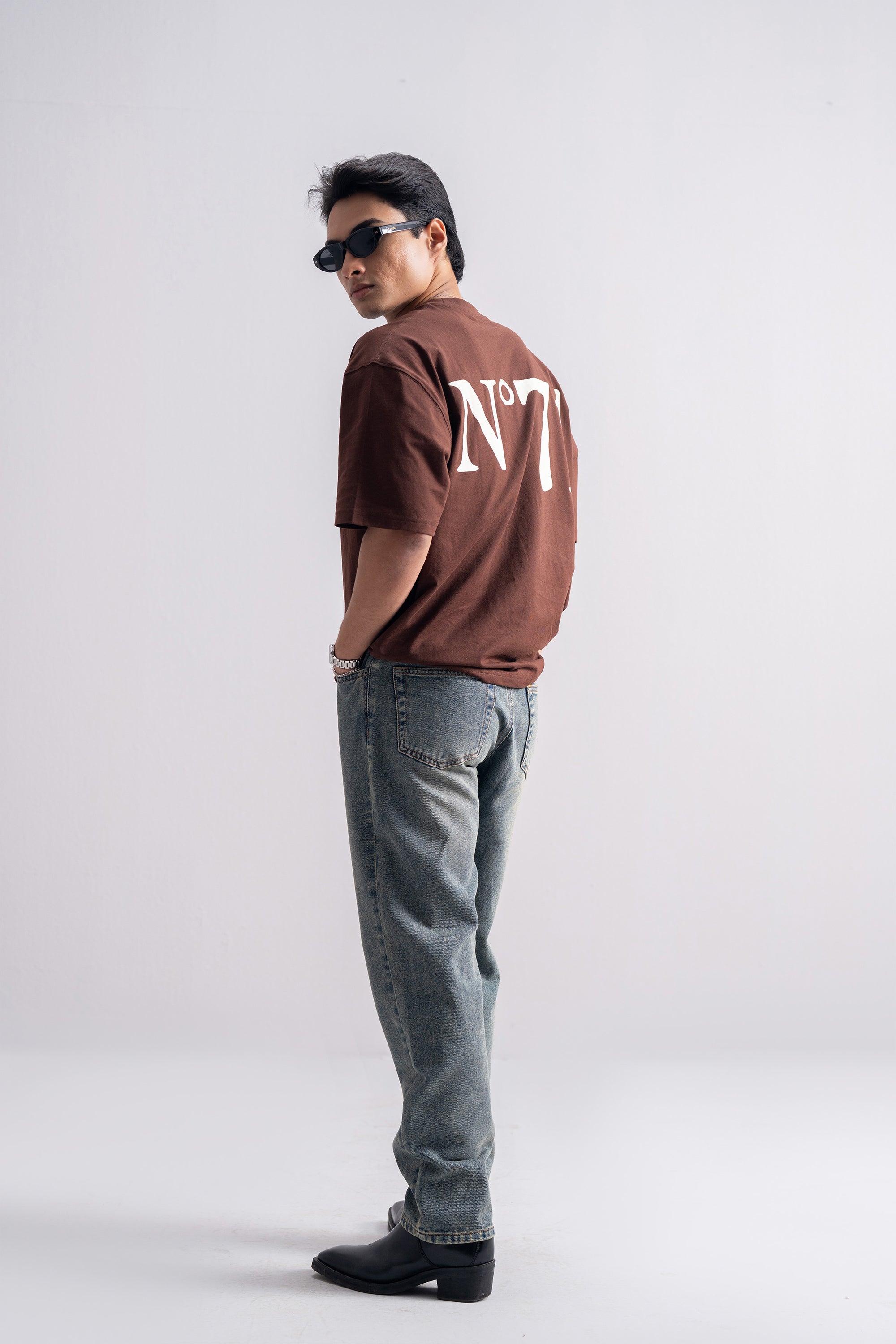 Model is 5'10" and wears size M.