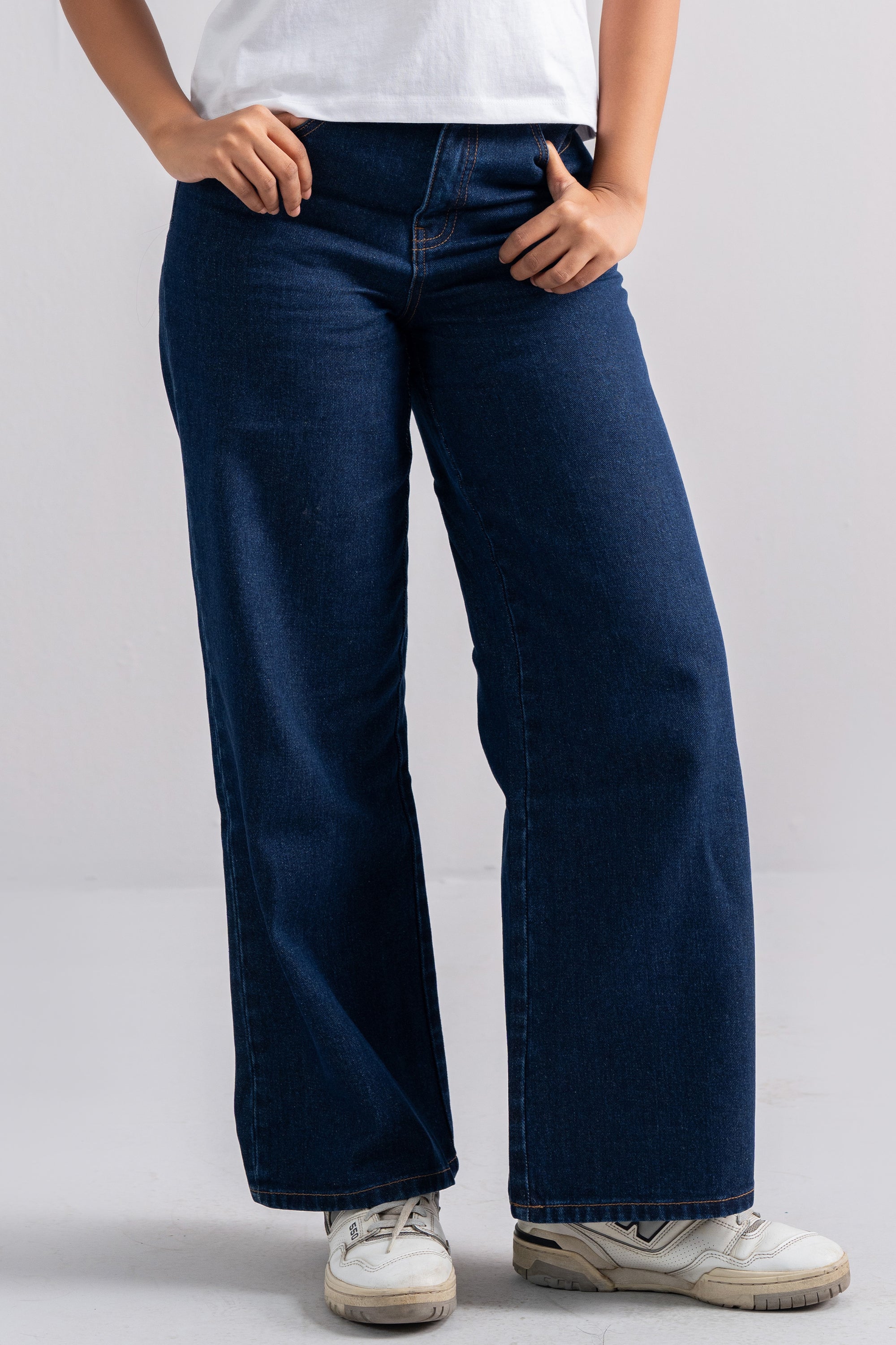 Model is 5'7" and wears size 30.